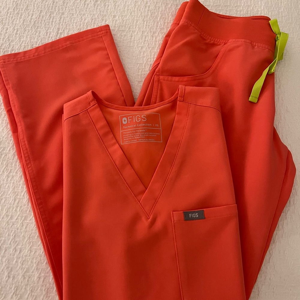 Figs Scrub Set - Hot Coral - XS Regukar